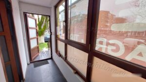 Apartament trei camere amenajat mixt, stare foarte bună, bulevard Micro 5, Hunedoara.